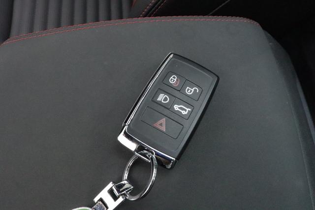 Land Rover Discovery Sport 2022 thumb 9