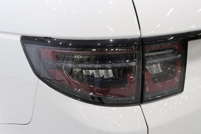 Land Rover Discovery Sport 2022 thumb 11