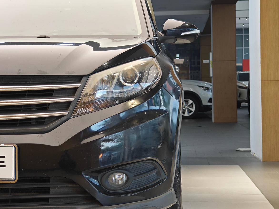Dongfeng Fengon 580 2017 thumb 8