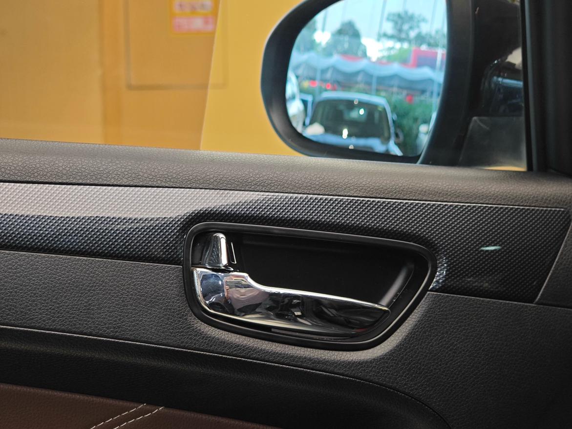 Dongfeng Fengon 580 2017 thumb 11