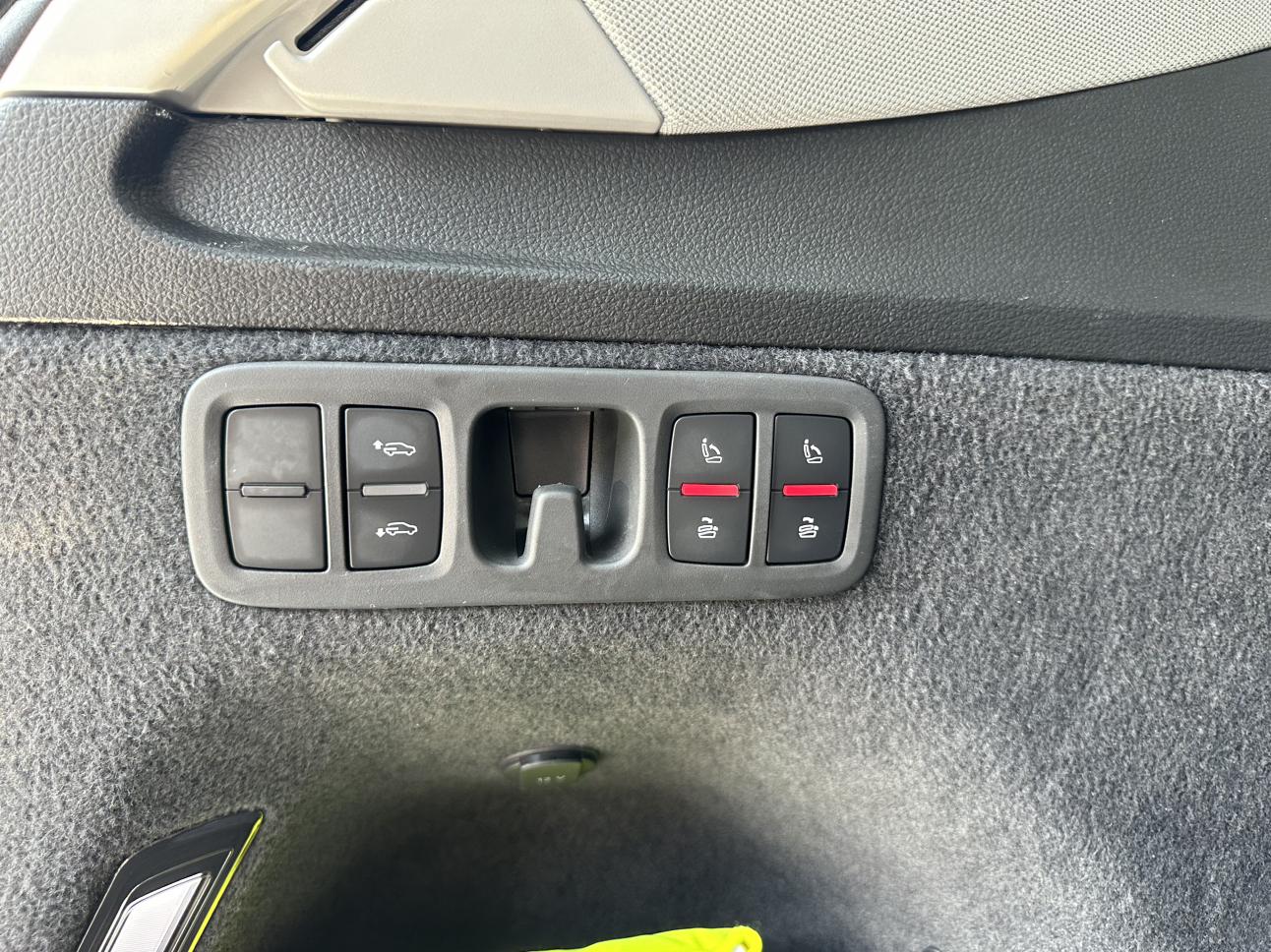 Audi Q7 2021 thumb 5