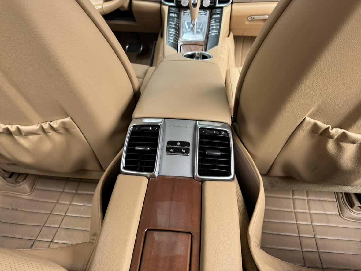 Porsche Panamera 2013 thumb 6