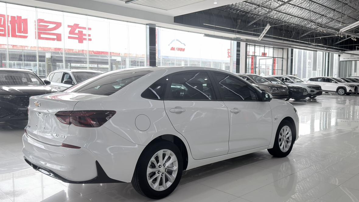 Chevrolet Monza 2023 thumb 4