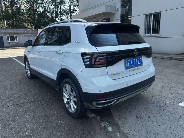 Volkswagen Taos 2022 thumb 2