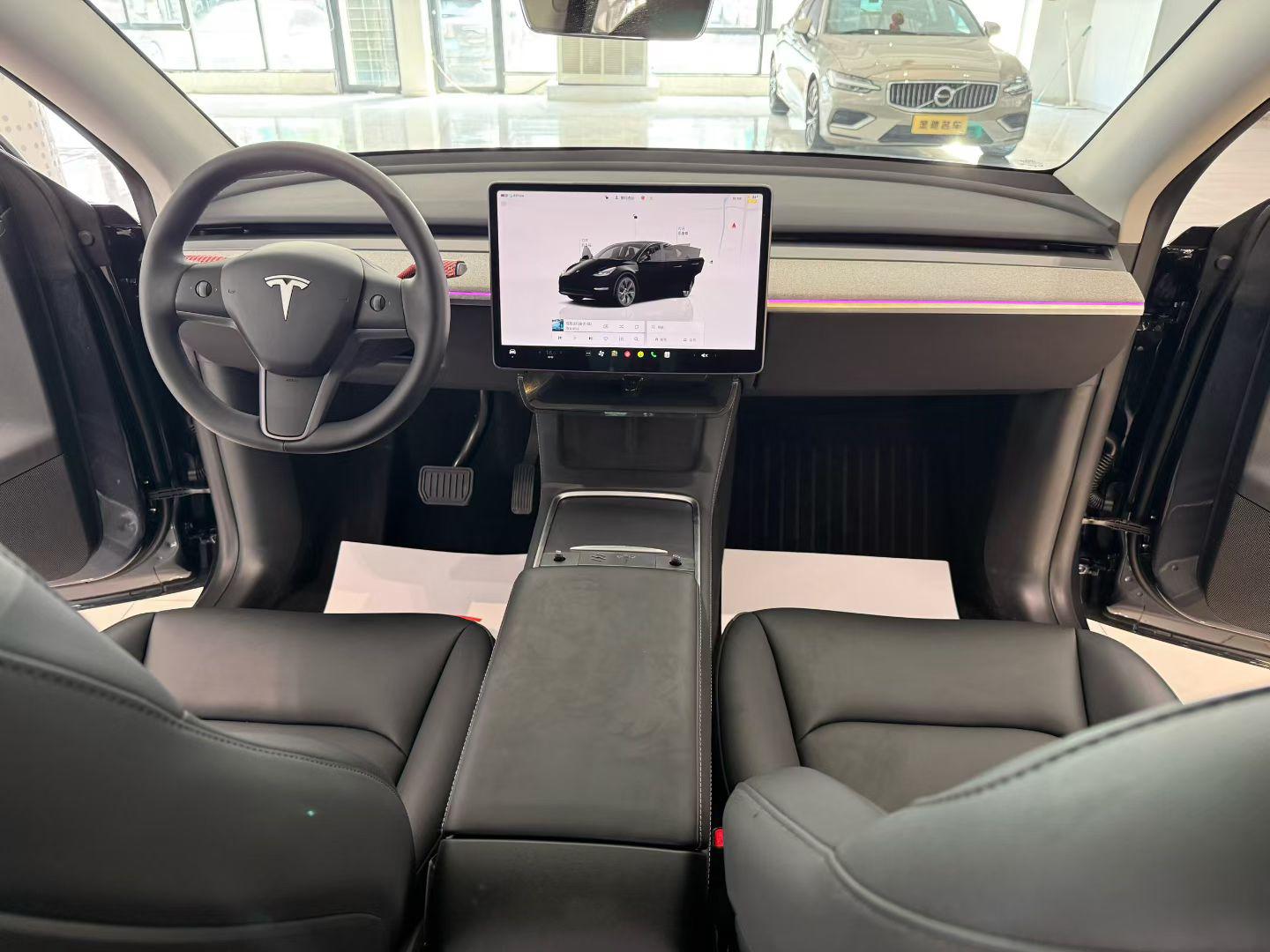 Tesla Model Y 2024 thumb 5
