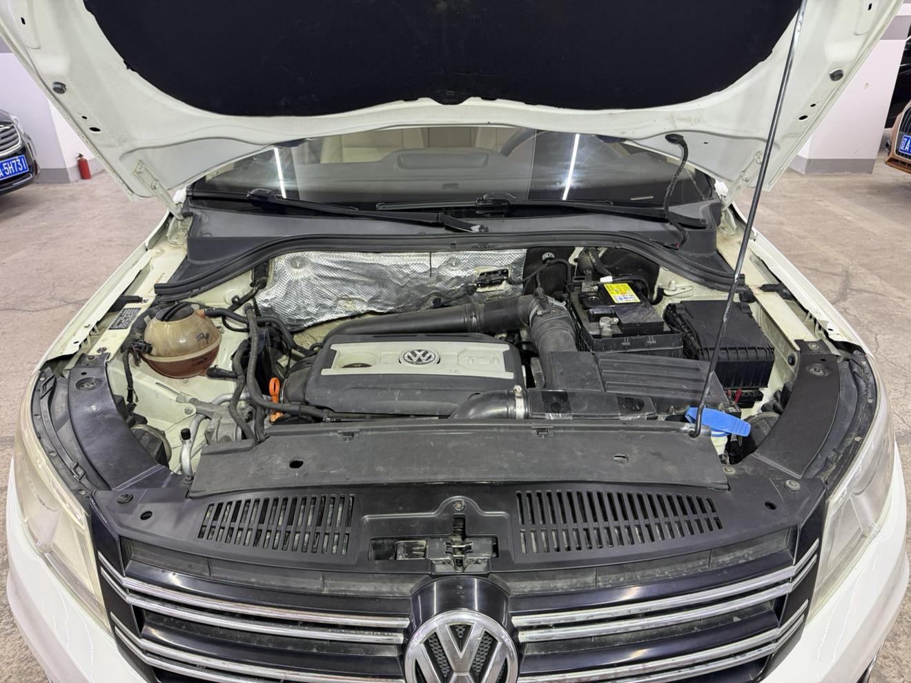 Volkswagen Tiguan 2010 thumb 6