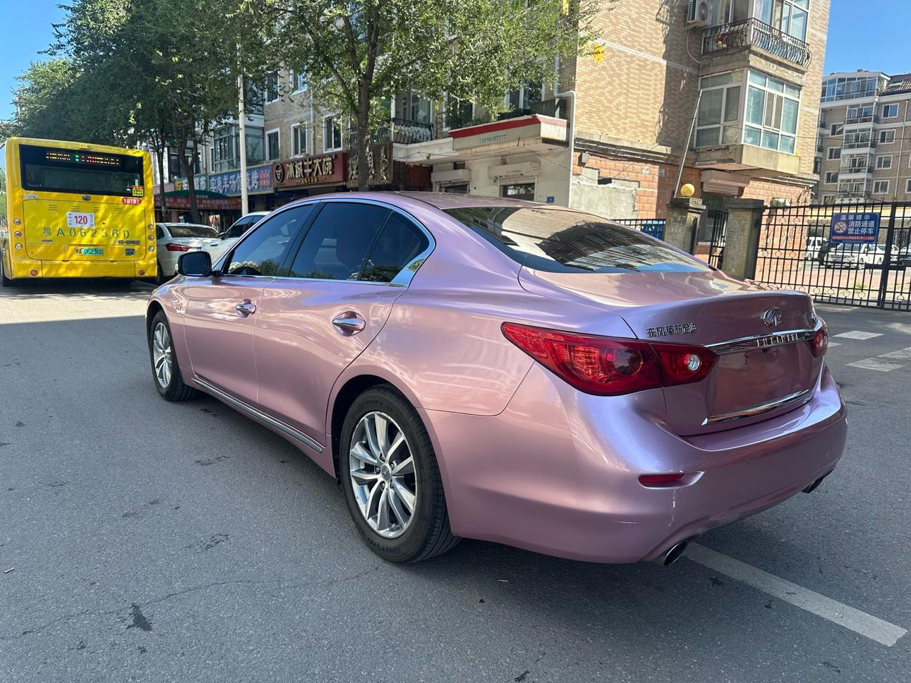 Infiniti Q50L 2015 thumb 2