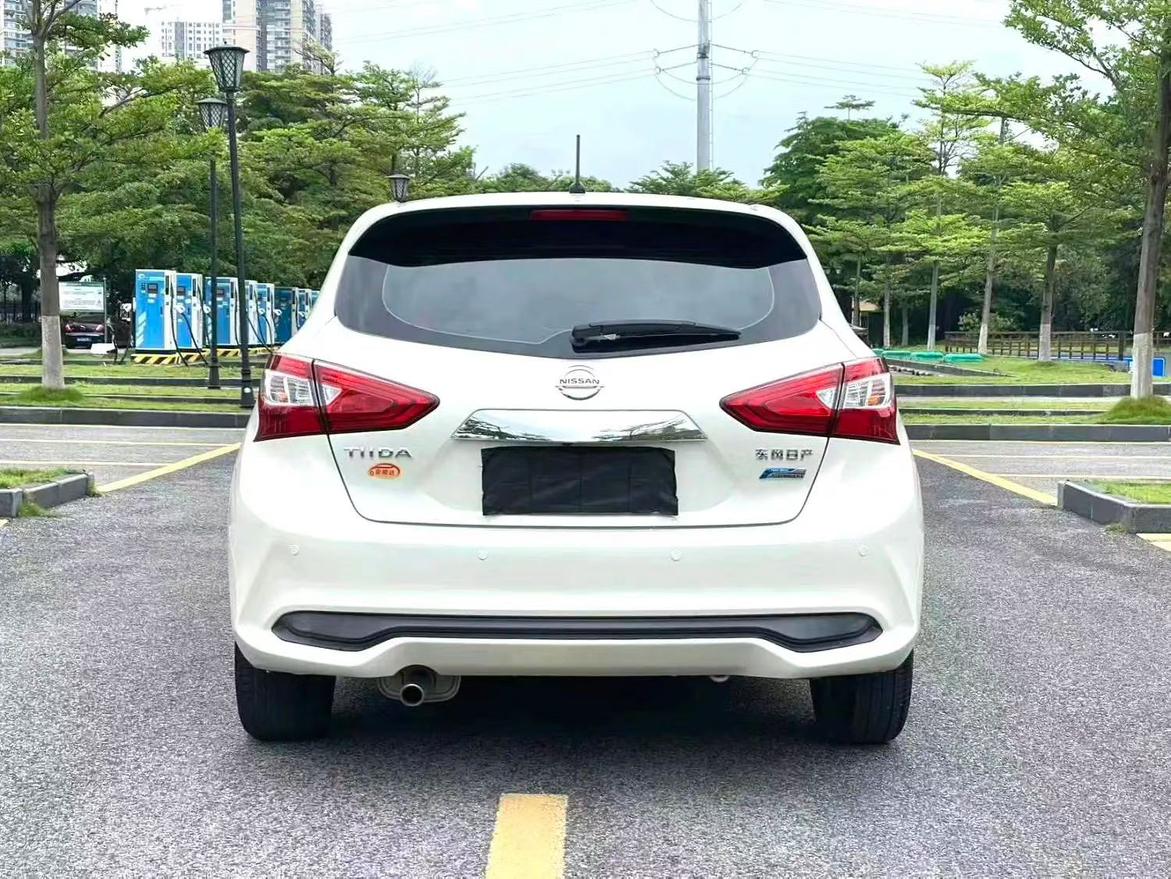 Nissan Tiida 2016 thumb 3