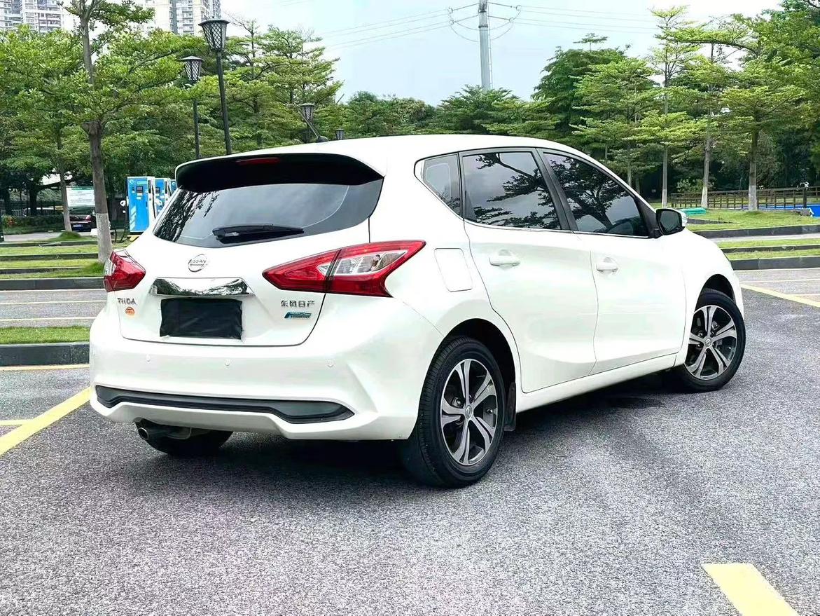 Nissan Tiida 2016 thumb 4