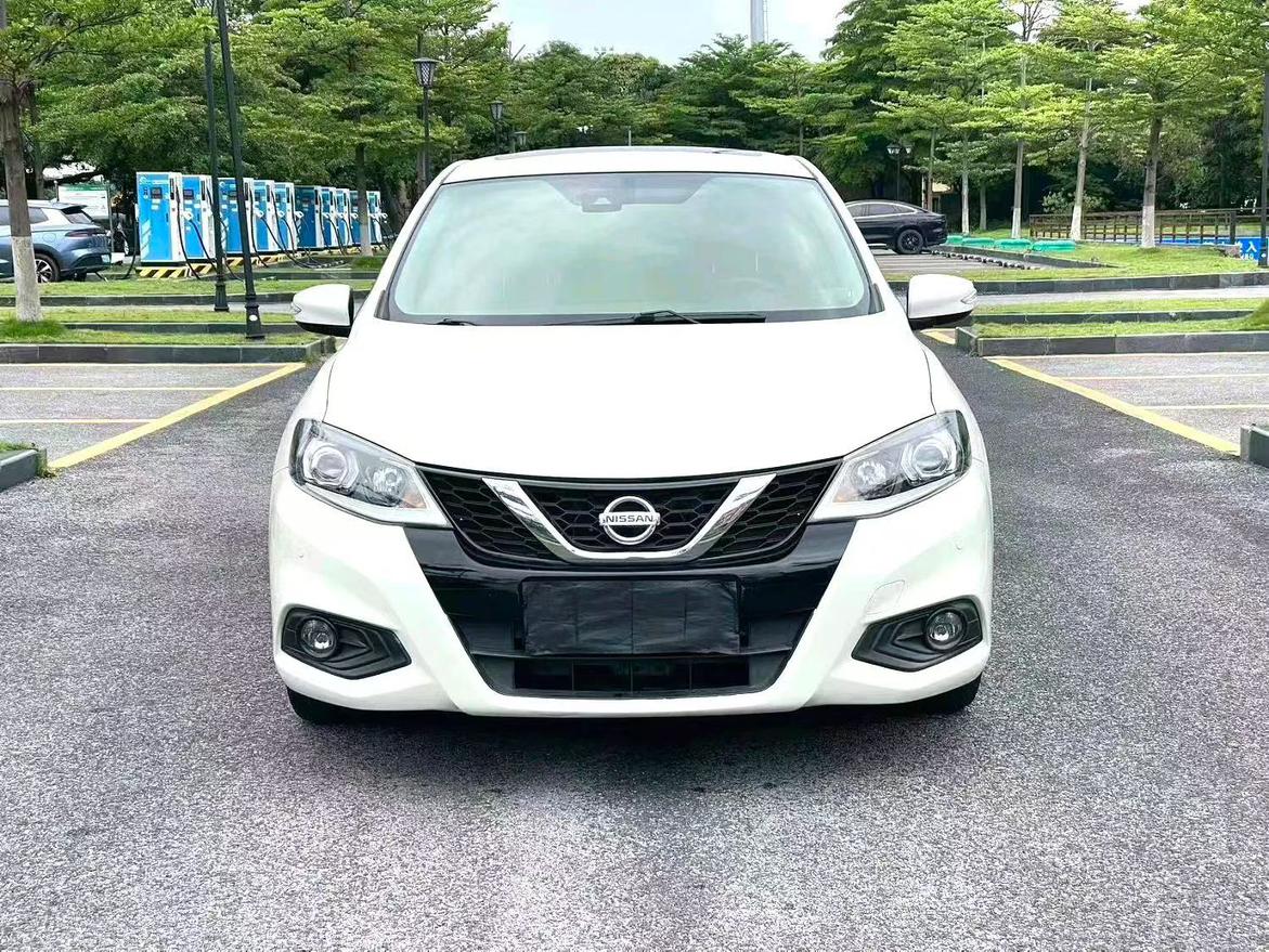 Nissan Tiida 2016 thumb 9