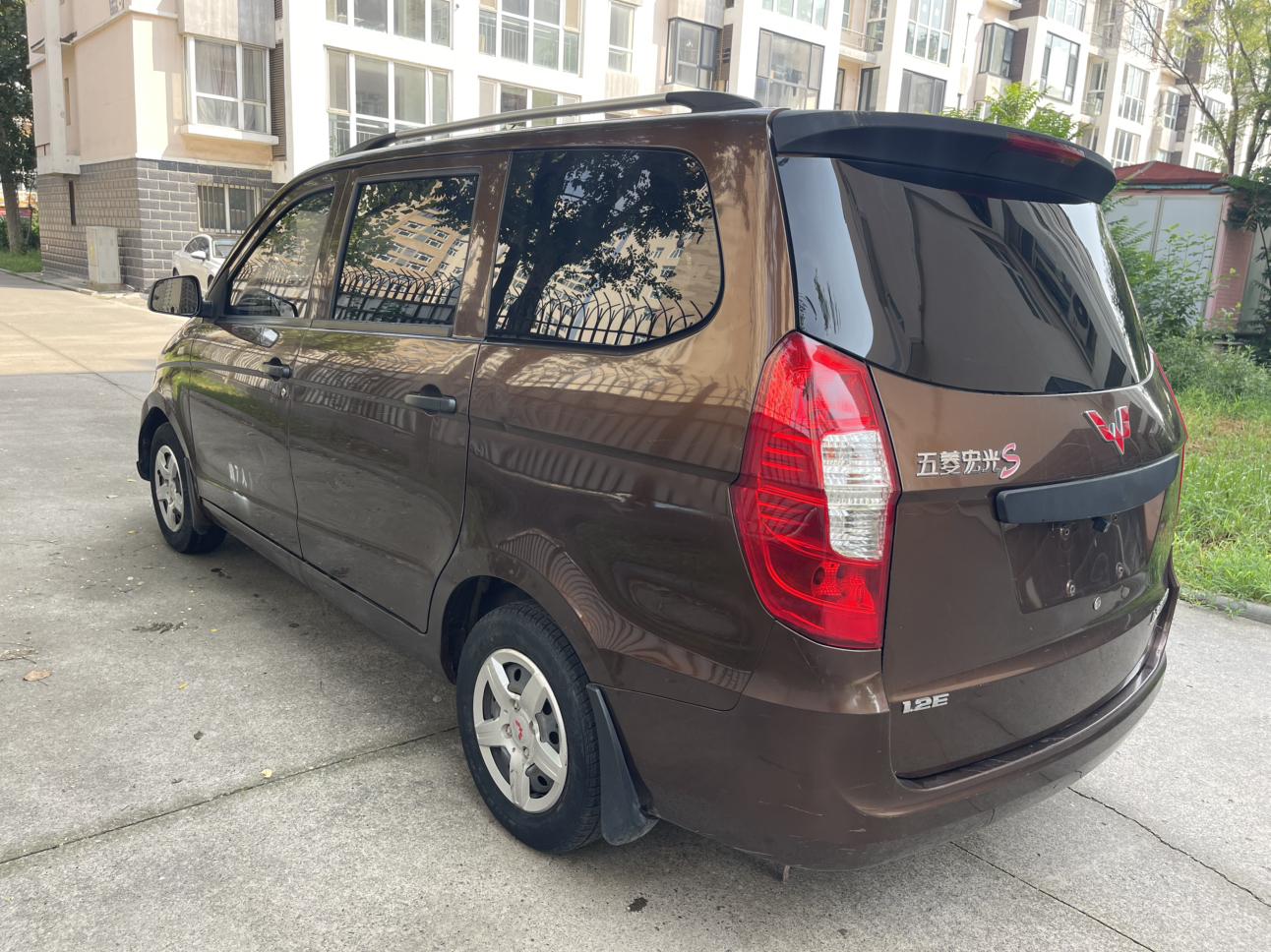 Wuling Hong Guang 2015 thumb 11