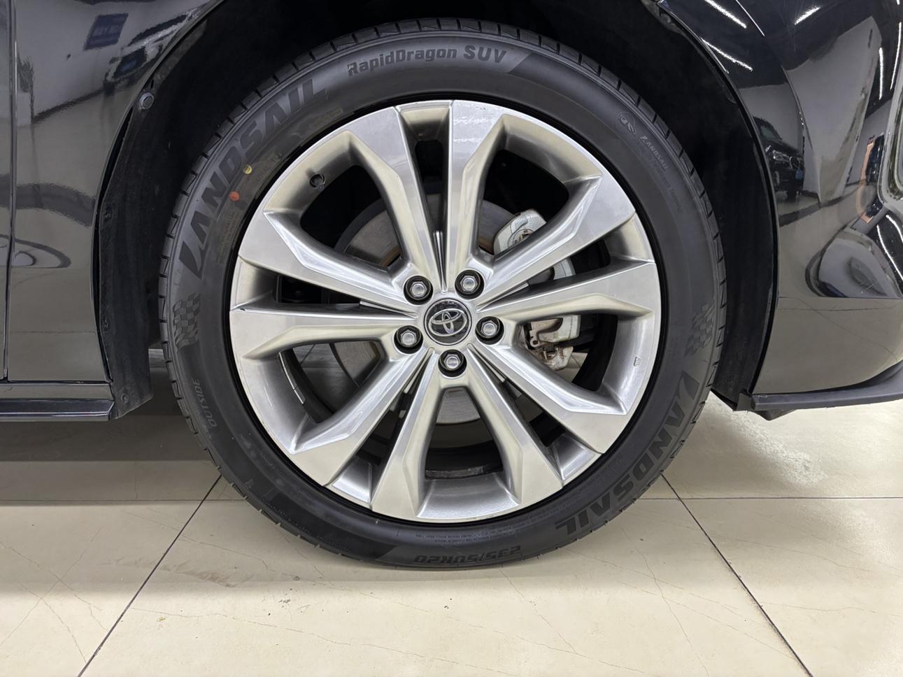 Toyota Sienna 2024 thumb 4