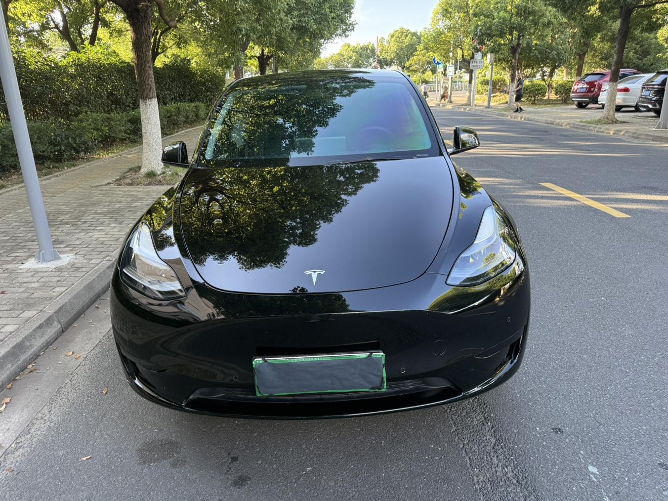 Tesla Model Y 2023 thumb 9
