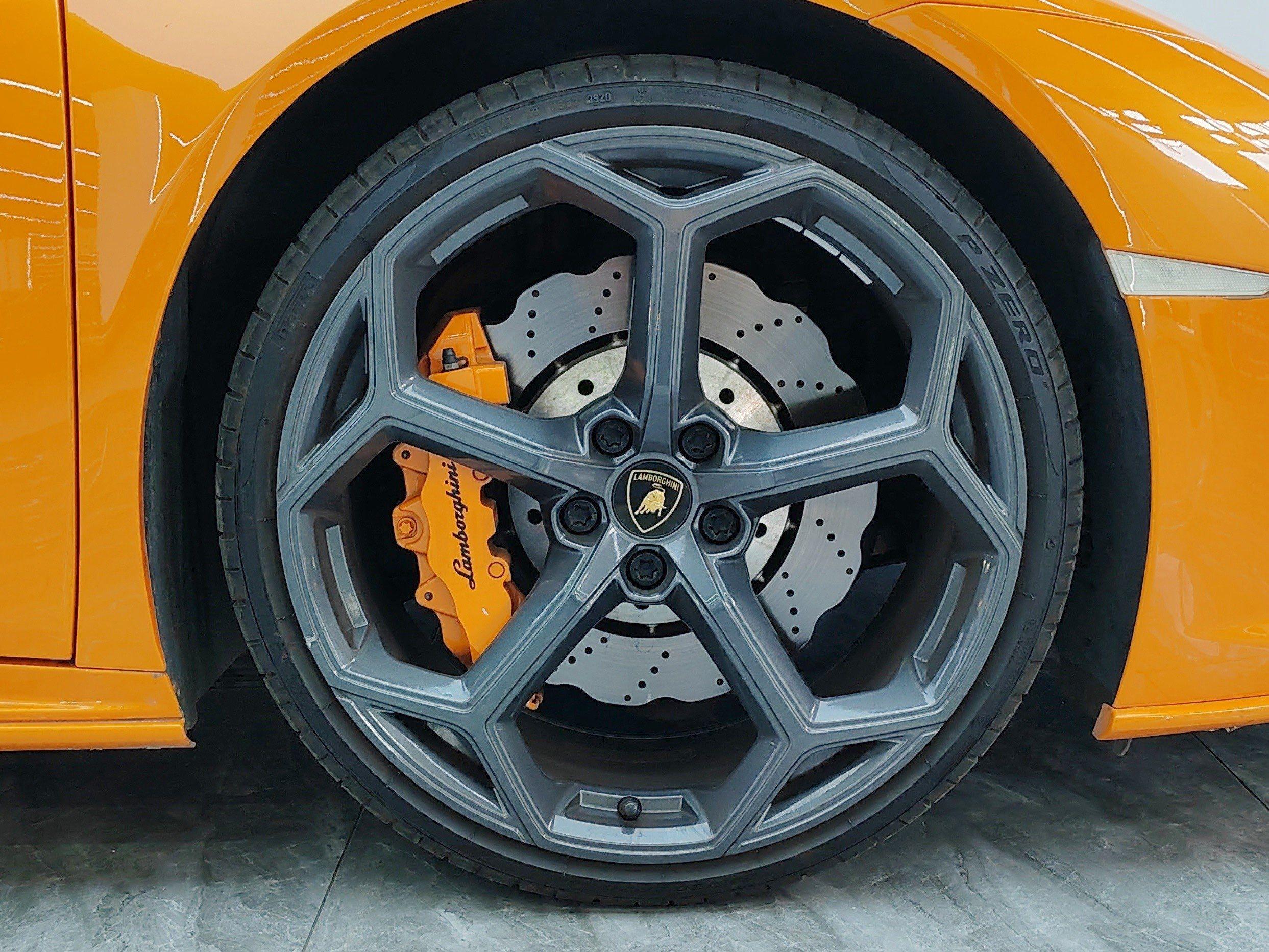 Lamborghini Huracán 2020 thumb 10