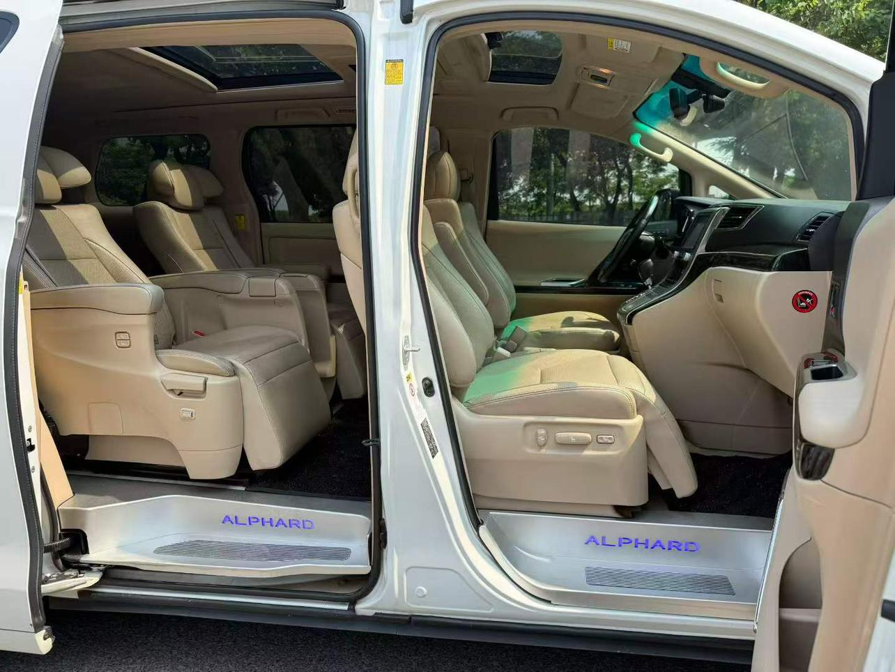 Toyota Alphard 2012 thumb 5