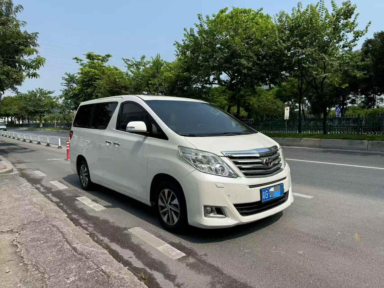 Toyota Alphard 2012 thumb 9