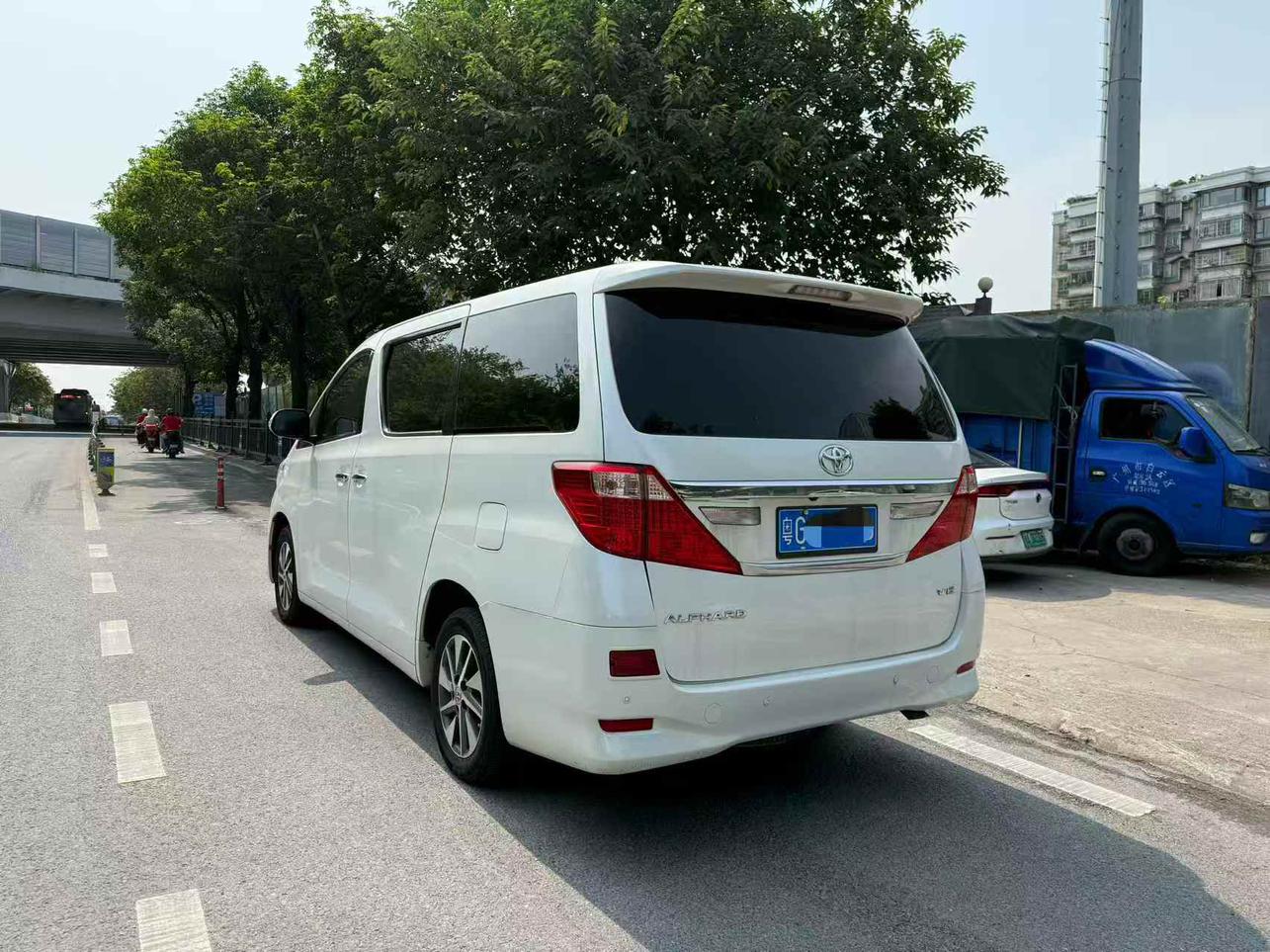 Toyota Alphard 2012 thumb 10