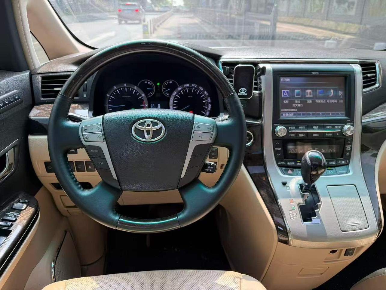Toyota Alphard 2012 thumb 12