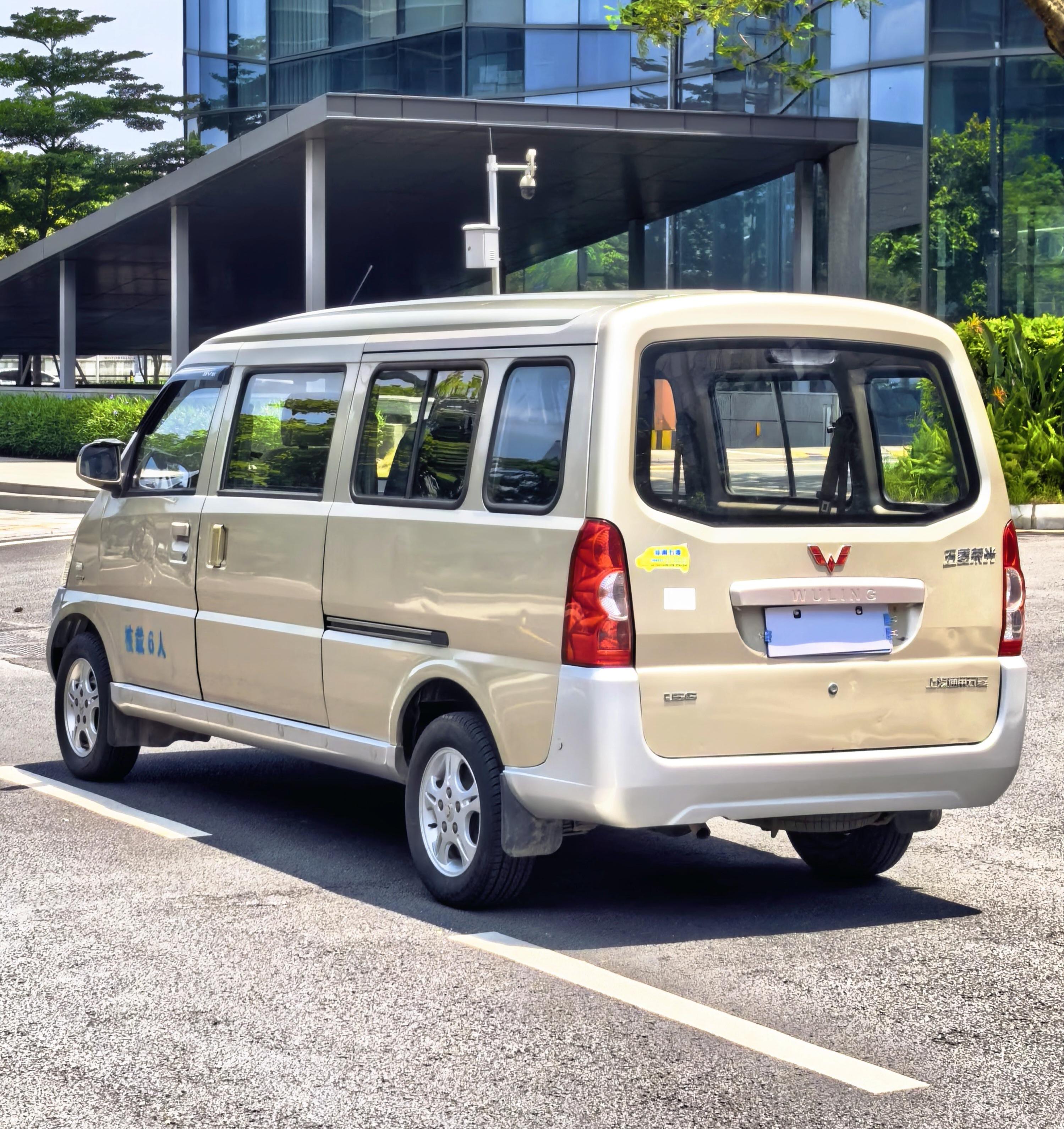 Wuling Rong Guang 2012 thumb 3