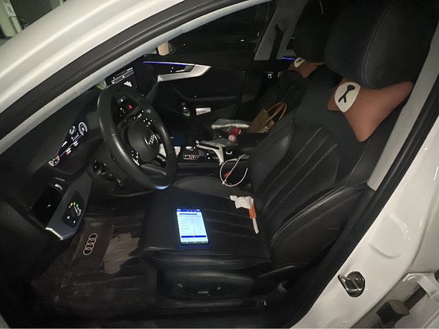 Audi A4 2020 thumb 5