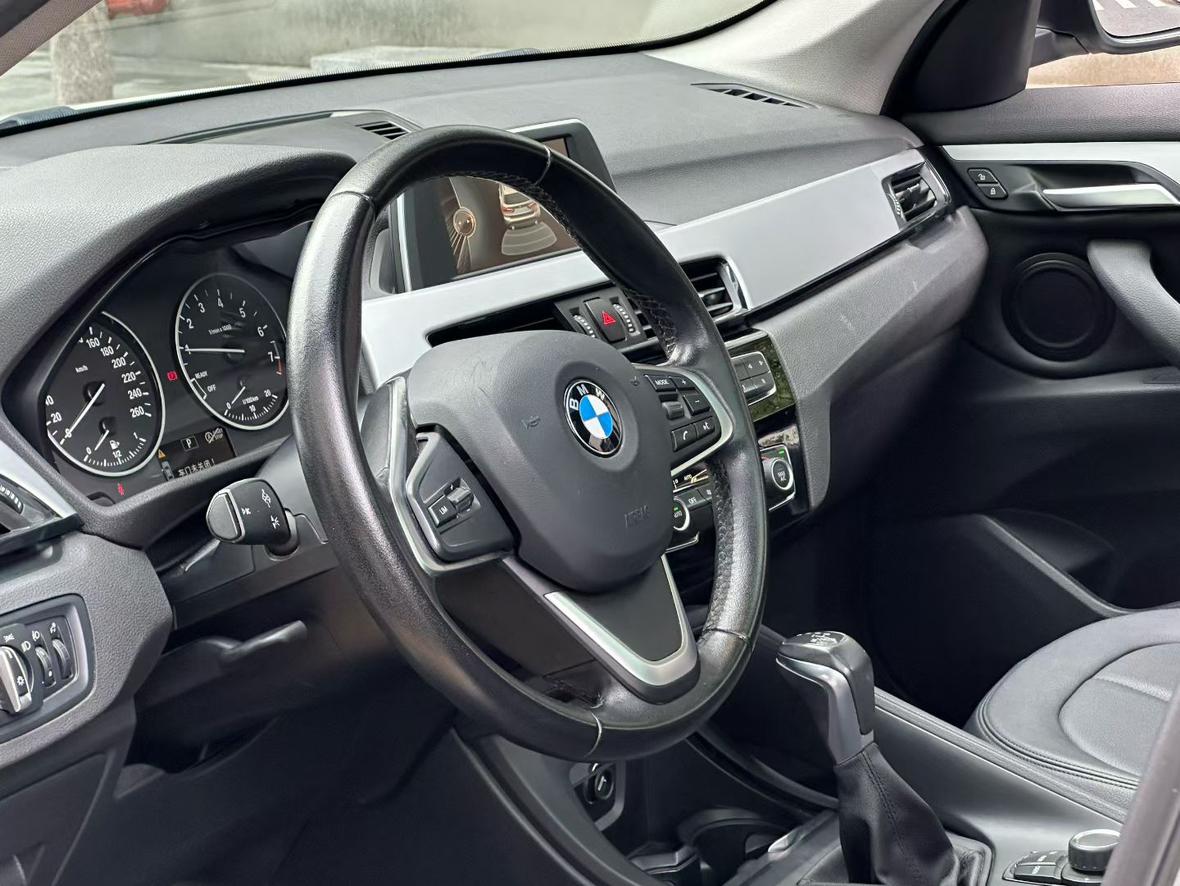 BMW X1 2016 thumb 4