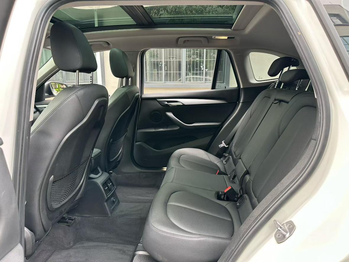 BMW X1 2016 thumb 7