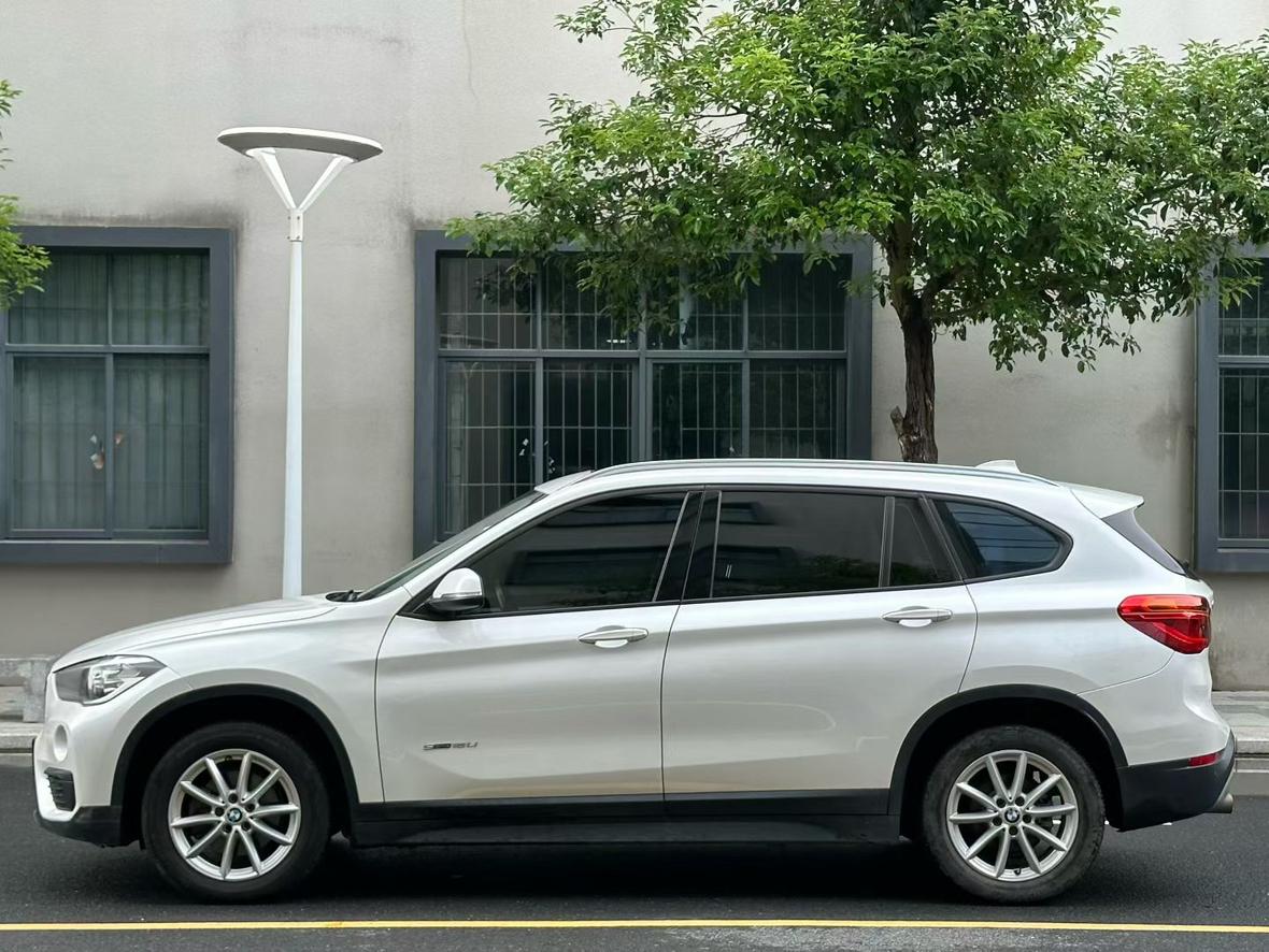 BMW X1 2016 thumb 9