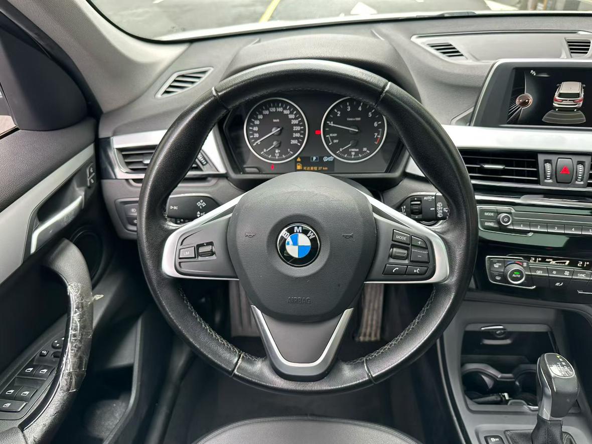 BMW X1 2016 thumb 12
