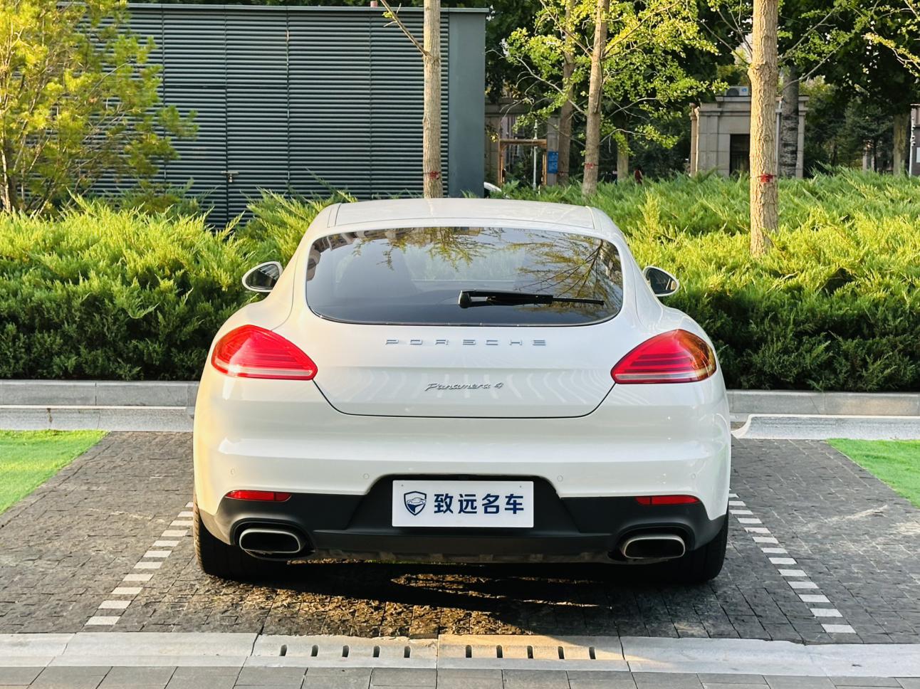 Porsche Panamera 2014 thumb 3