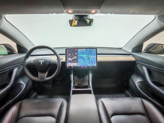 Tesla Model 3 2019 thumb 12