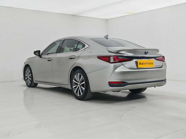 Lexus ES 2018 thumb 3