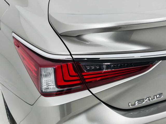 Lexus ES 2018 thumb 11
