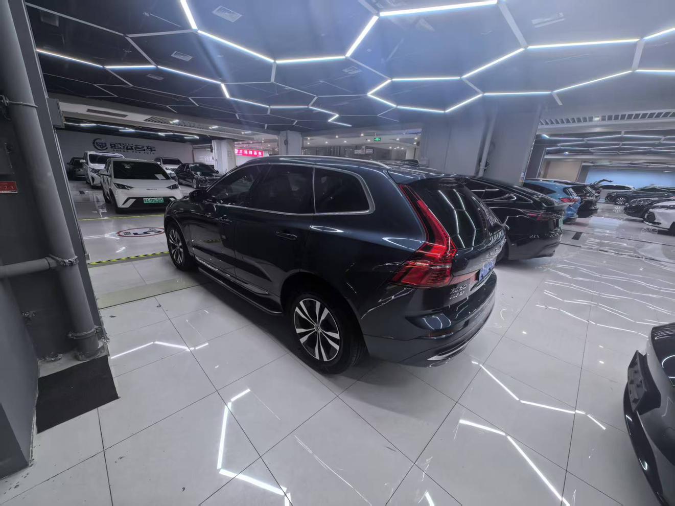 Volvo XC60 2023 thumb 2