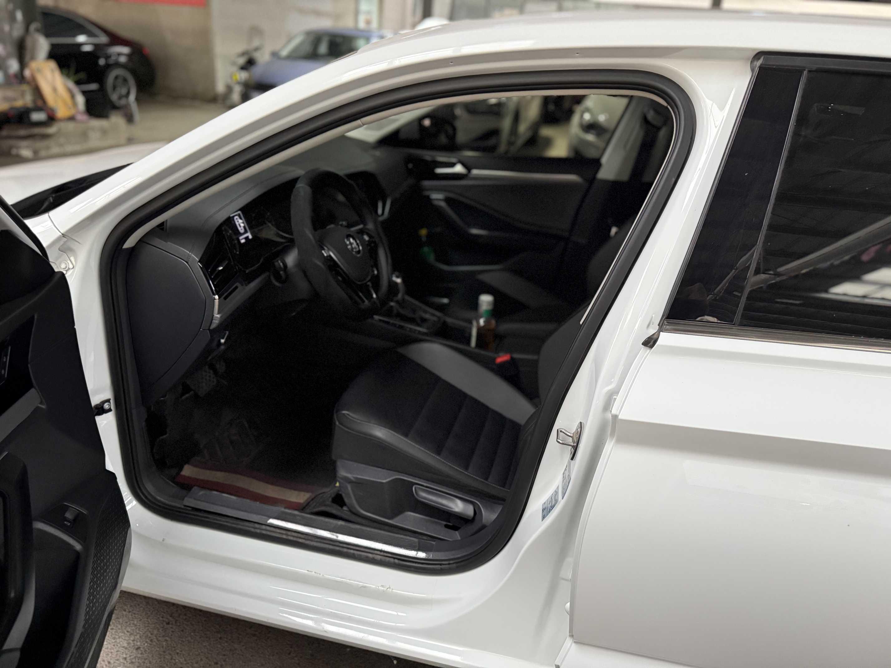 Volkswagen Sagitar 2019 thumb 6