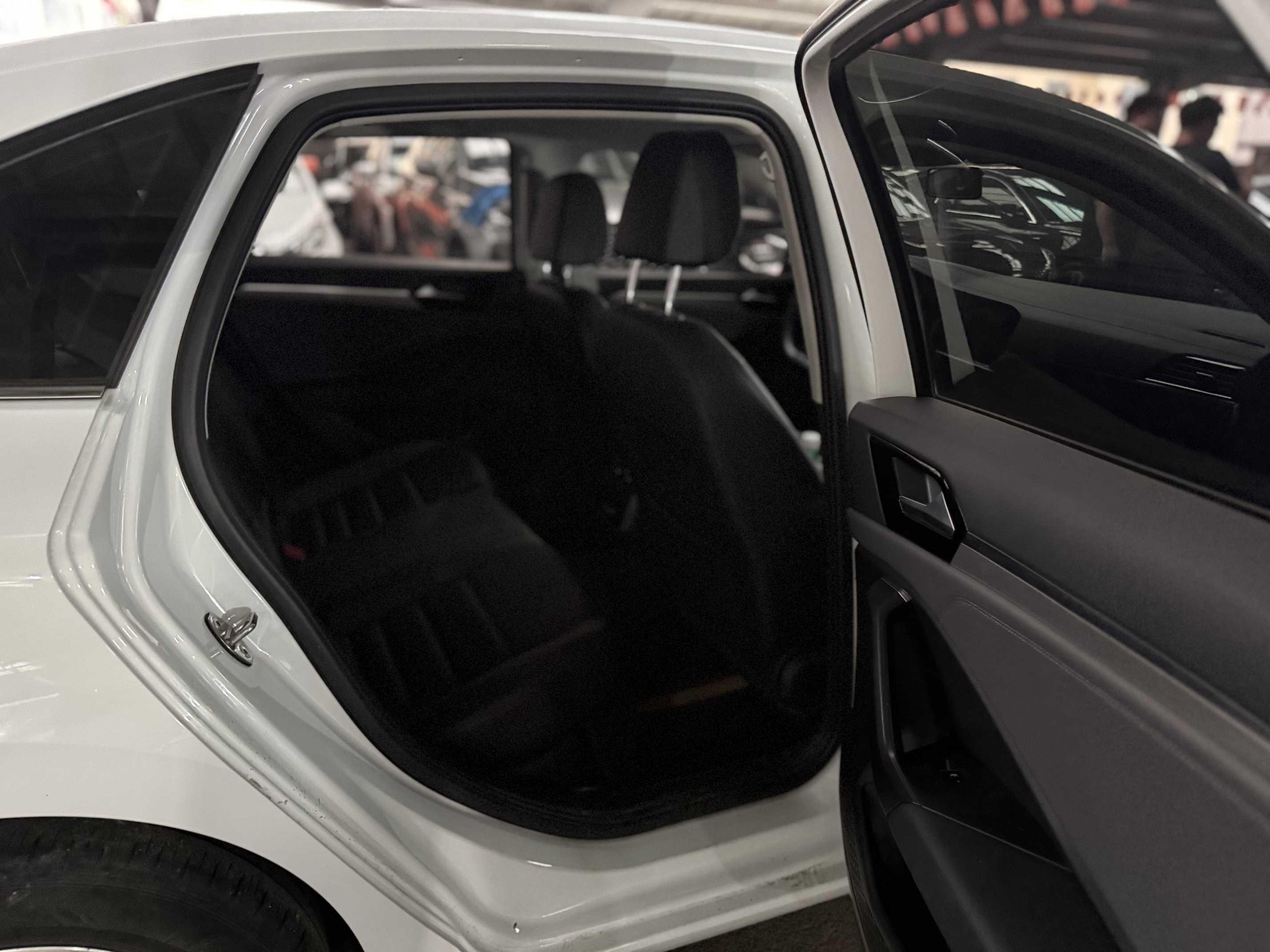 Volkswagen Sagitar 2019 thumb 8