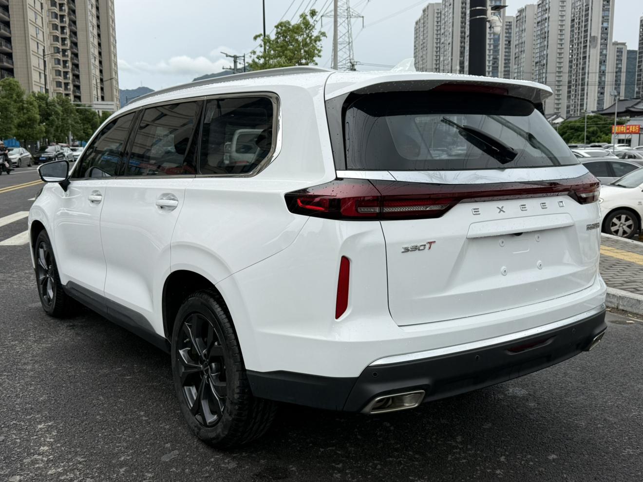 Exeed Xing Tu Lan Yue 2021 thumb 2