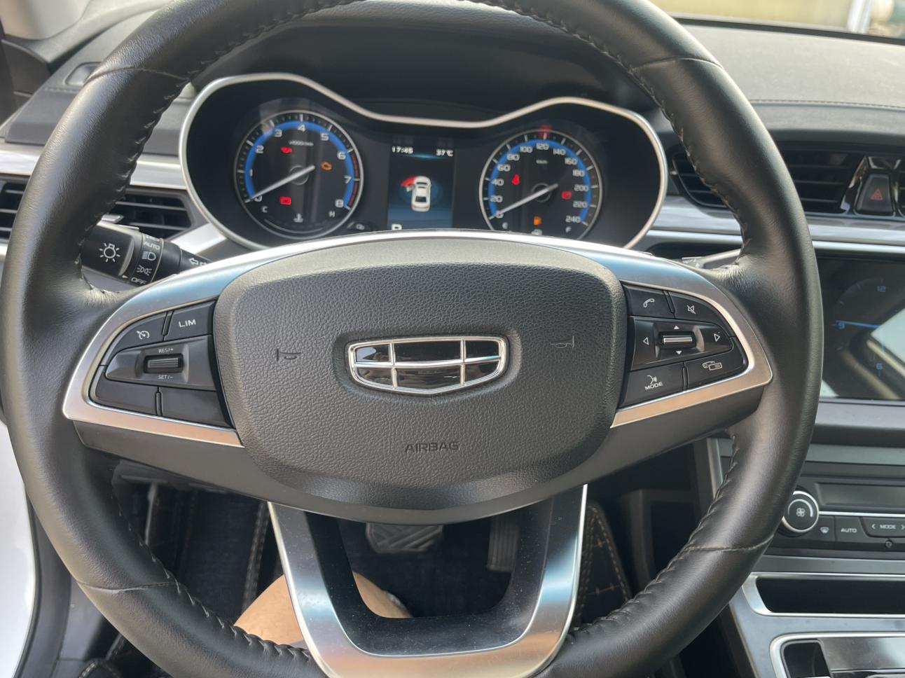 Geely Emgrand 2020 thumb 9