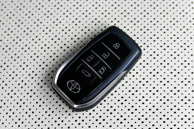 Toyota Vellfire 2023 thumb 9