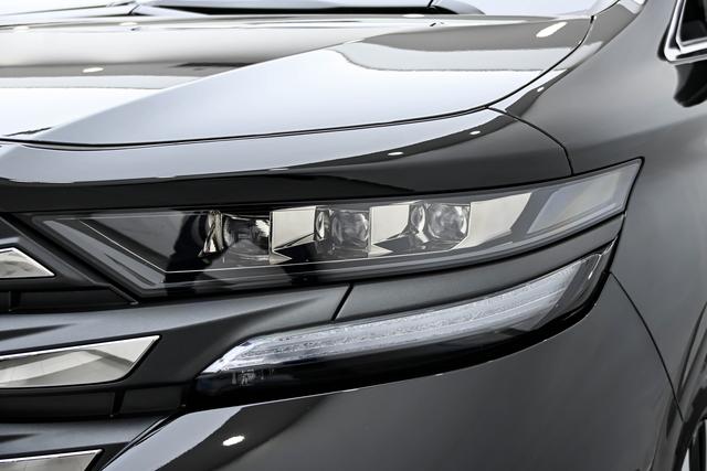 Toyota Vellfire 2023 thumb 10