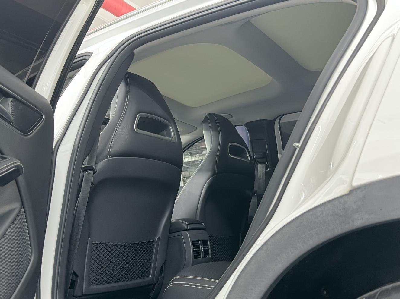 Mercedes-Benz GLA 2016 thumb 6