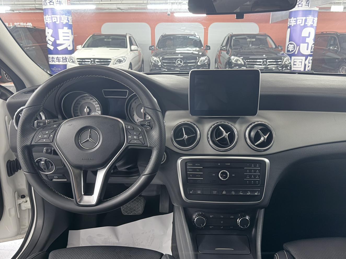 Mercedes-Benz GLA 2016 thumb 9