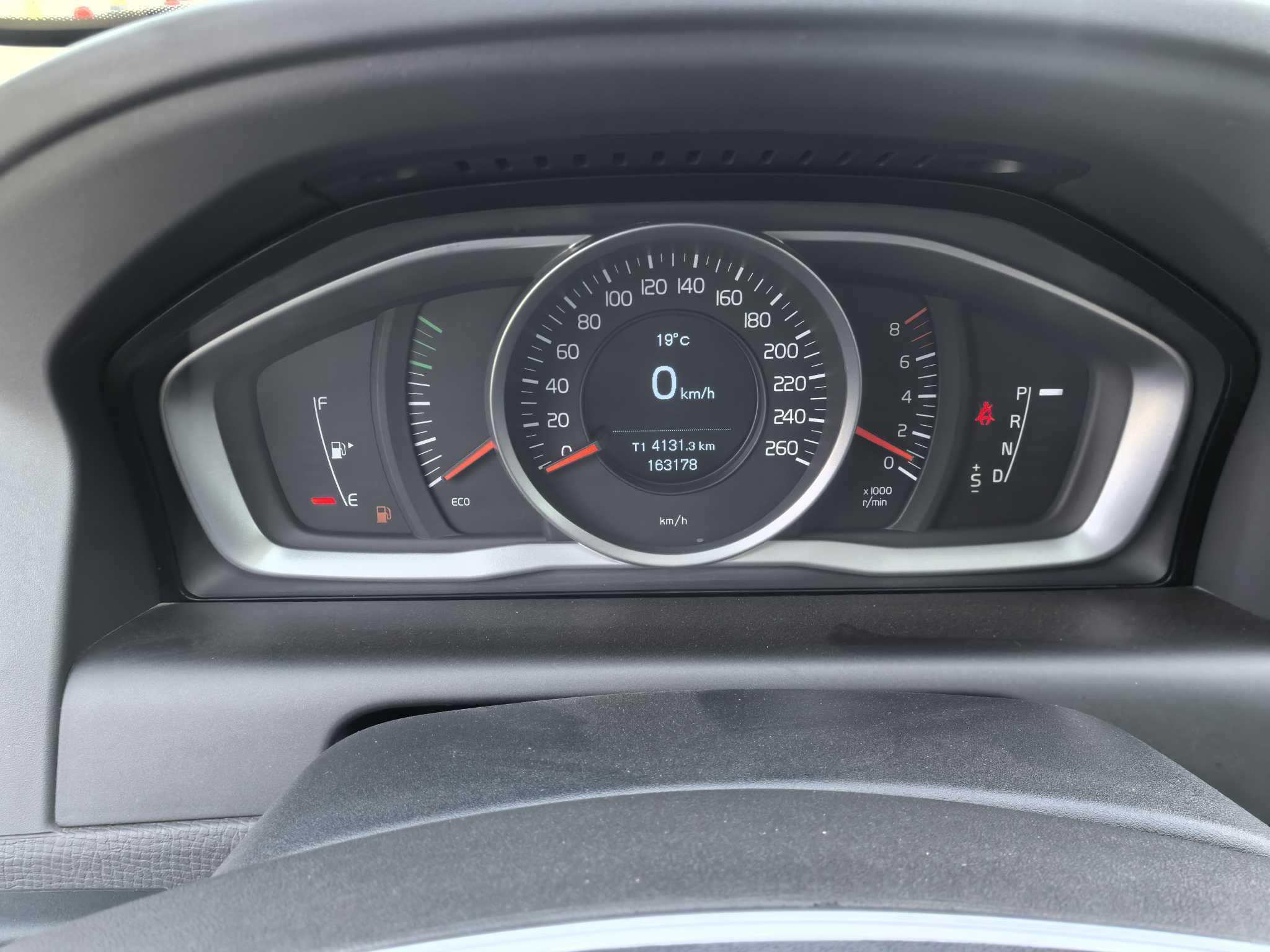 Volvo XC60 2014 thumb 10