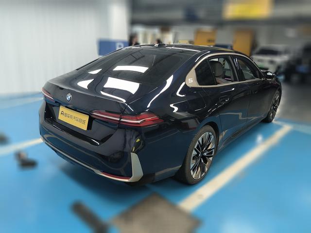 BMW 5 серии 2024 thumb 12