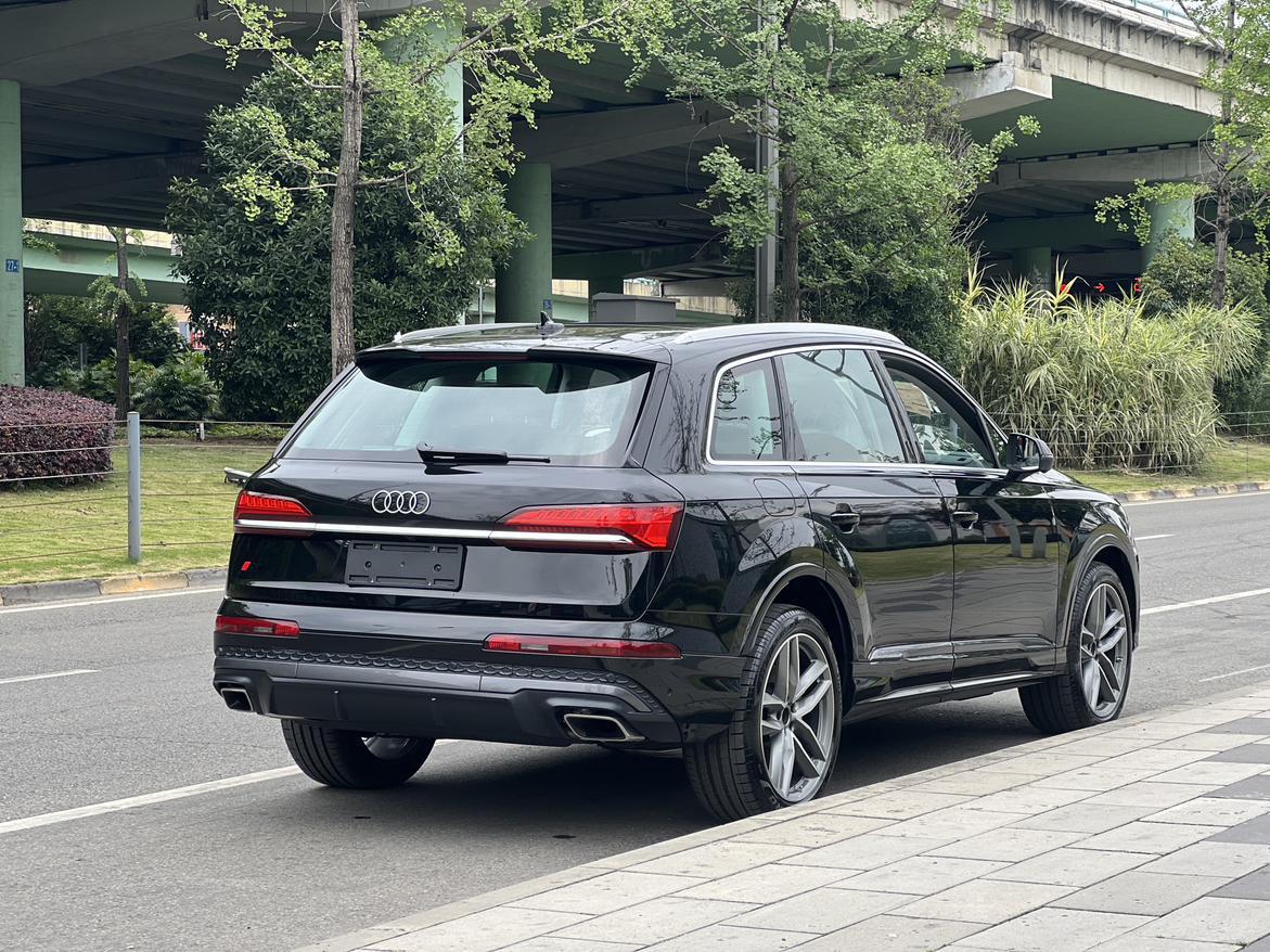 Audi Q7 2024 thumb 3