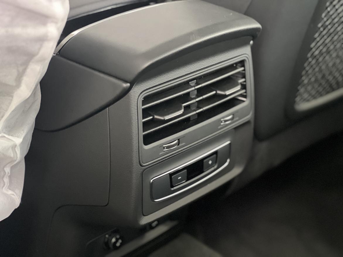 Audi Q7 2024 thumb 4