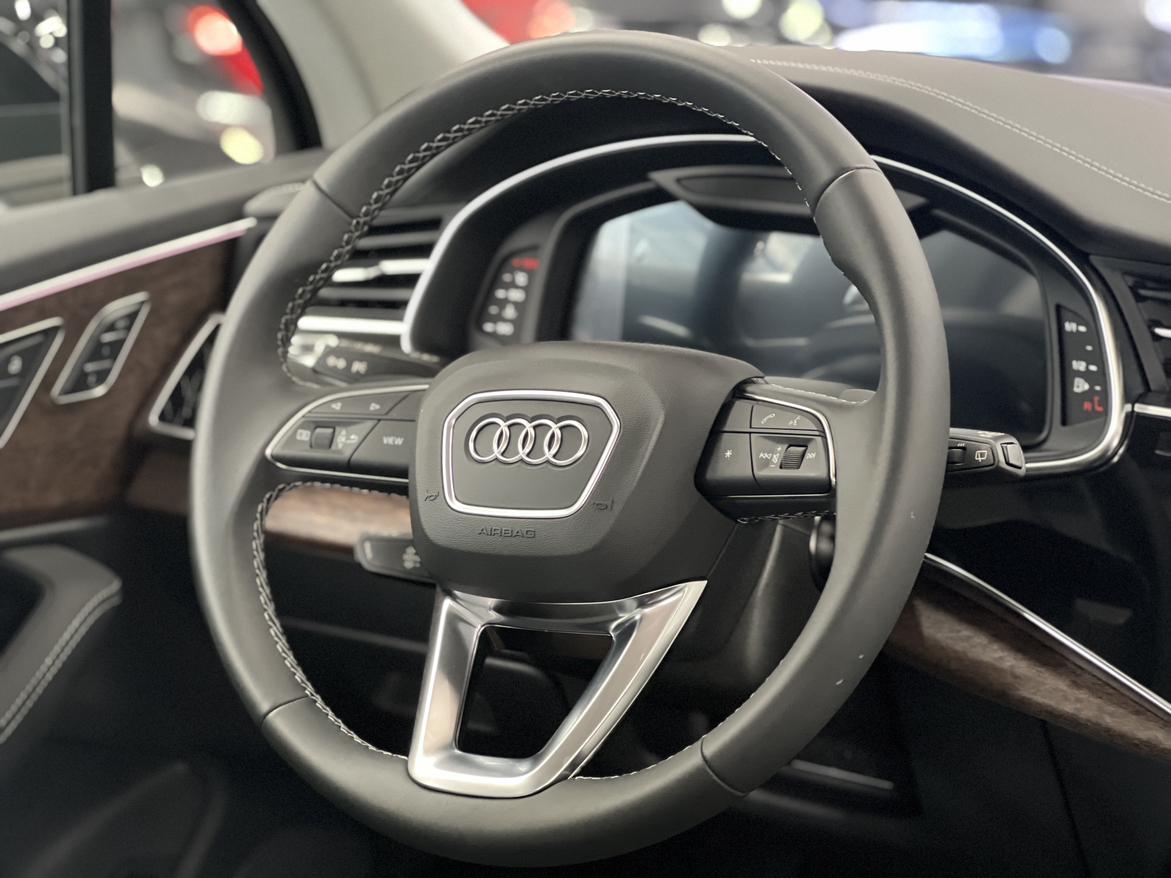 Audi Q7 2024 thumb 8