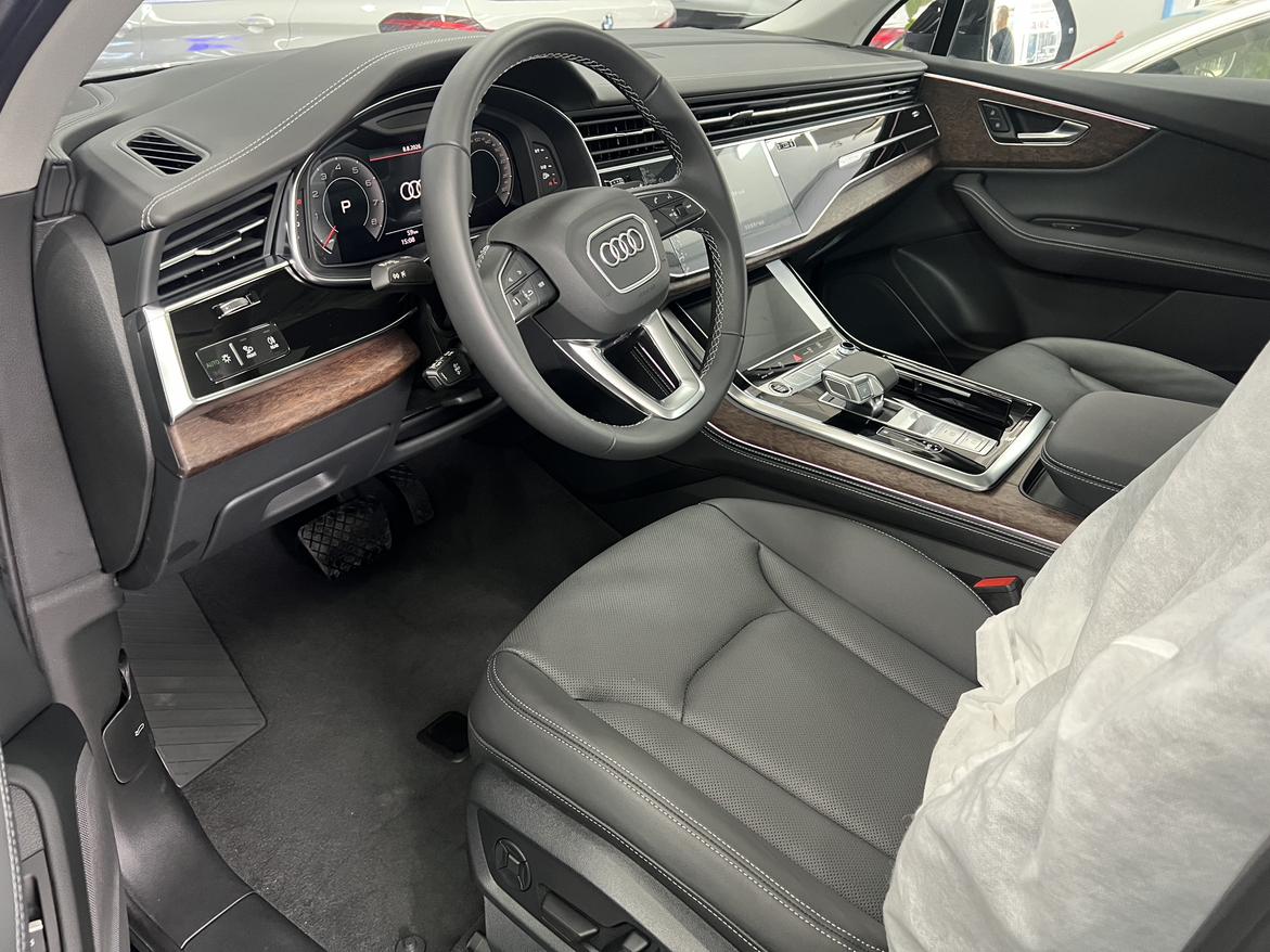 Audi Q7 2024 thumb 10