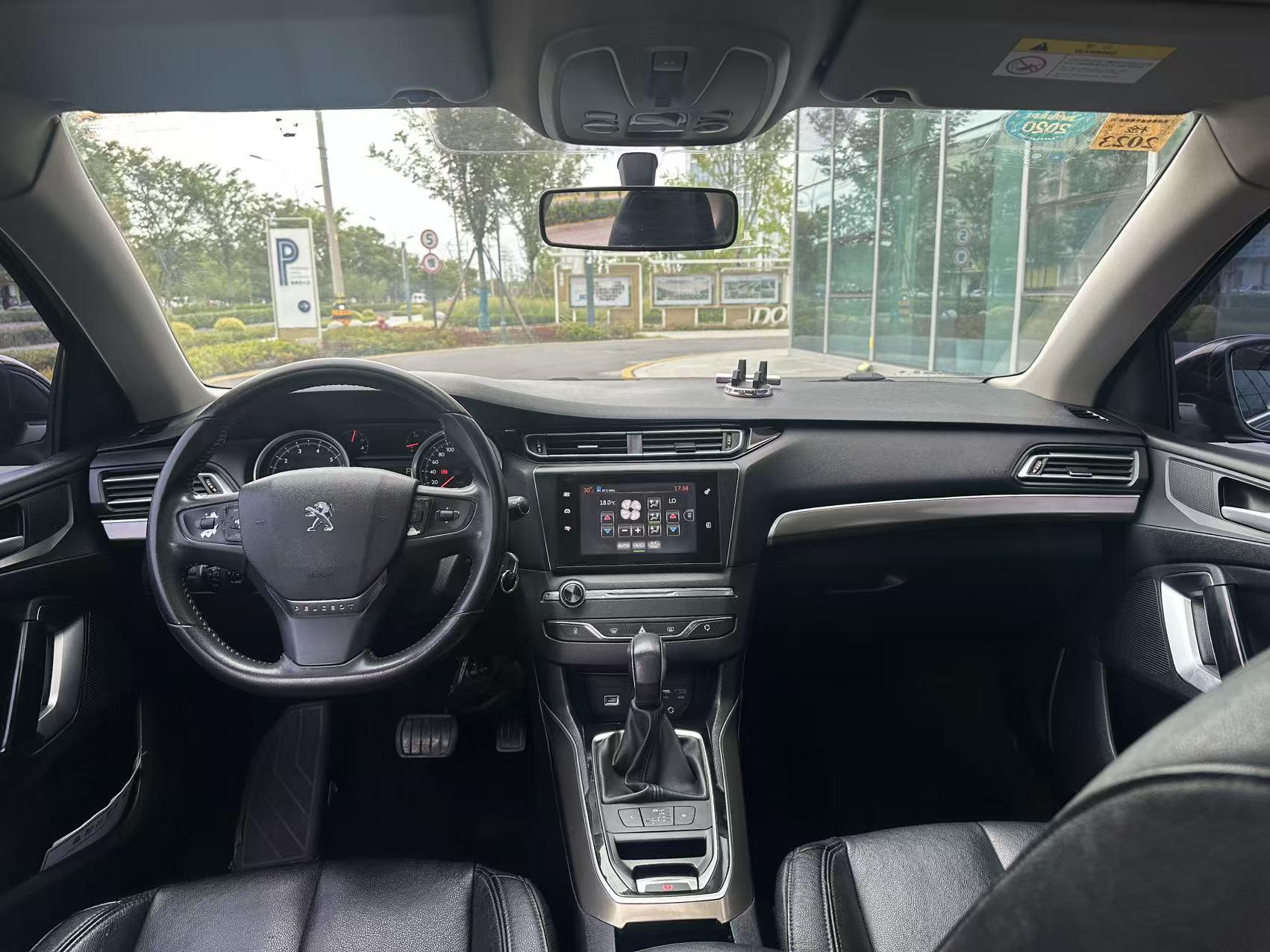 Peugeot 408 2015 thumb 3