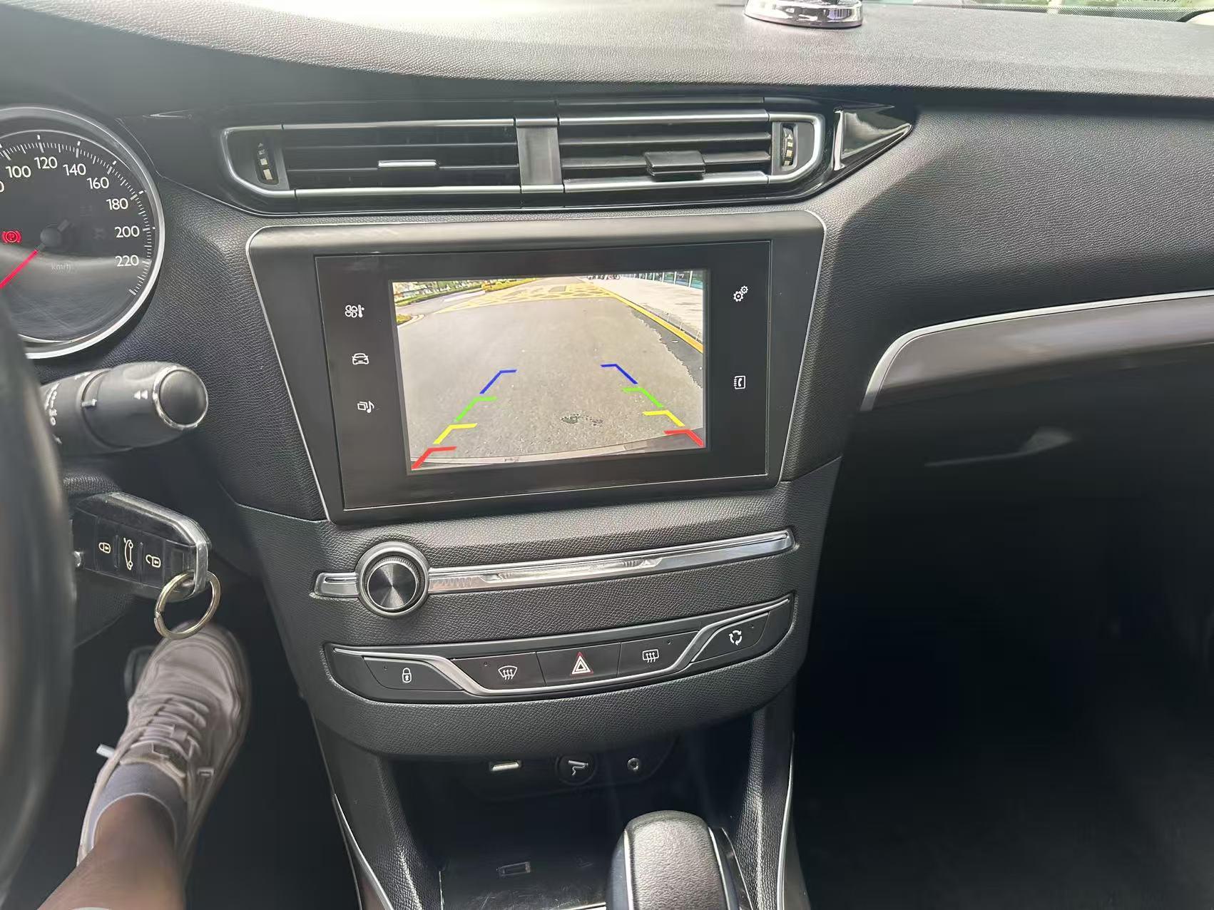 Peugeot 408 2015 thumb 4
