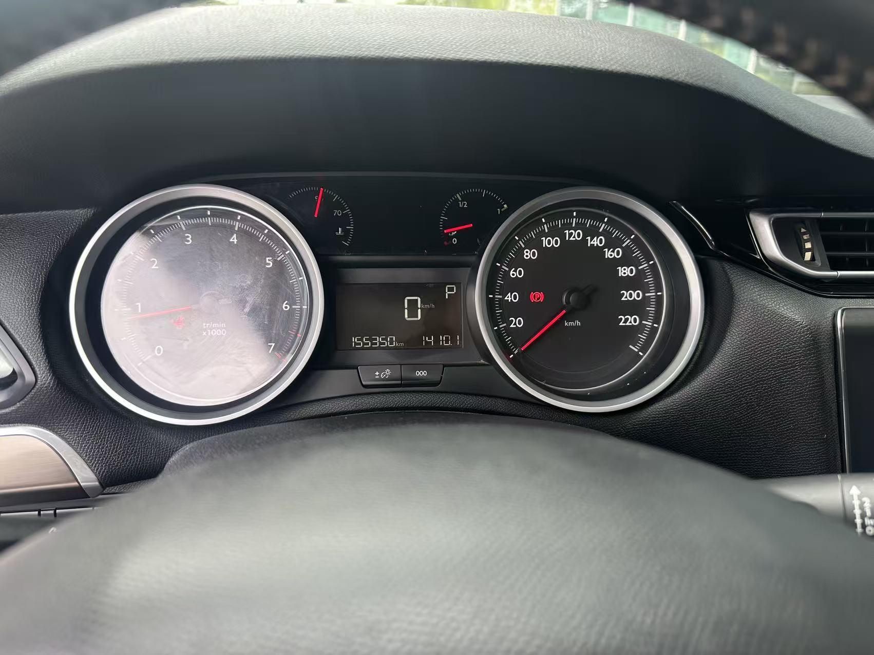 Peugeot 408 2015 thumb 5